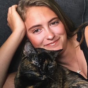 Meet your Posher, Claire